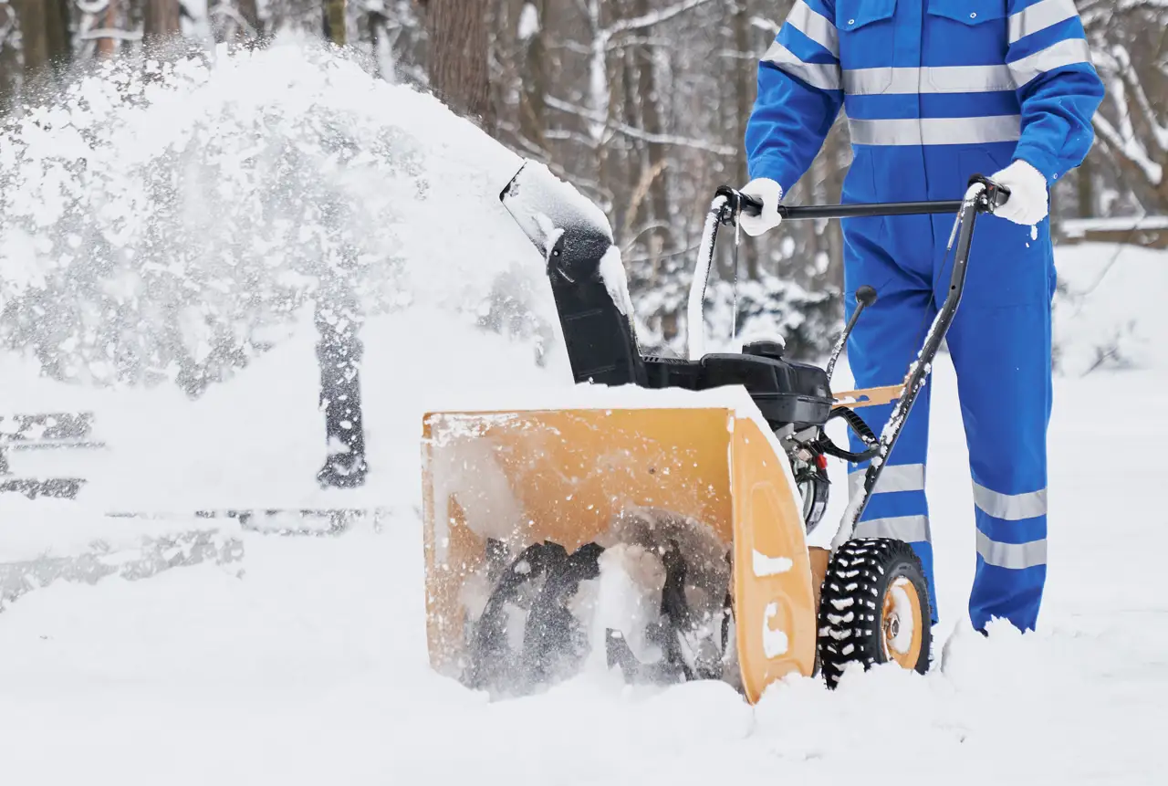 déneigement d'une allée par AD Paysage